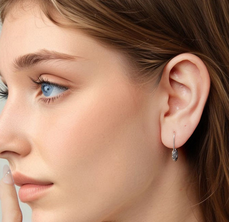 Retro Grass Pattern Clip-On Ear Hook