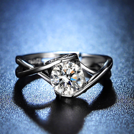 Women's Elegant 1 Karat Moissanite Angel Kiss Ring