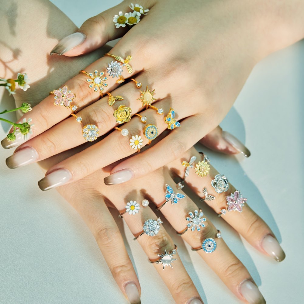 Sterling Silver Rotatable Flower Diamond Decompression Ring