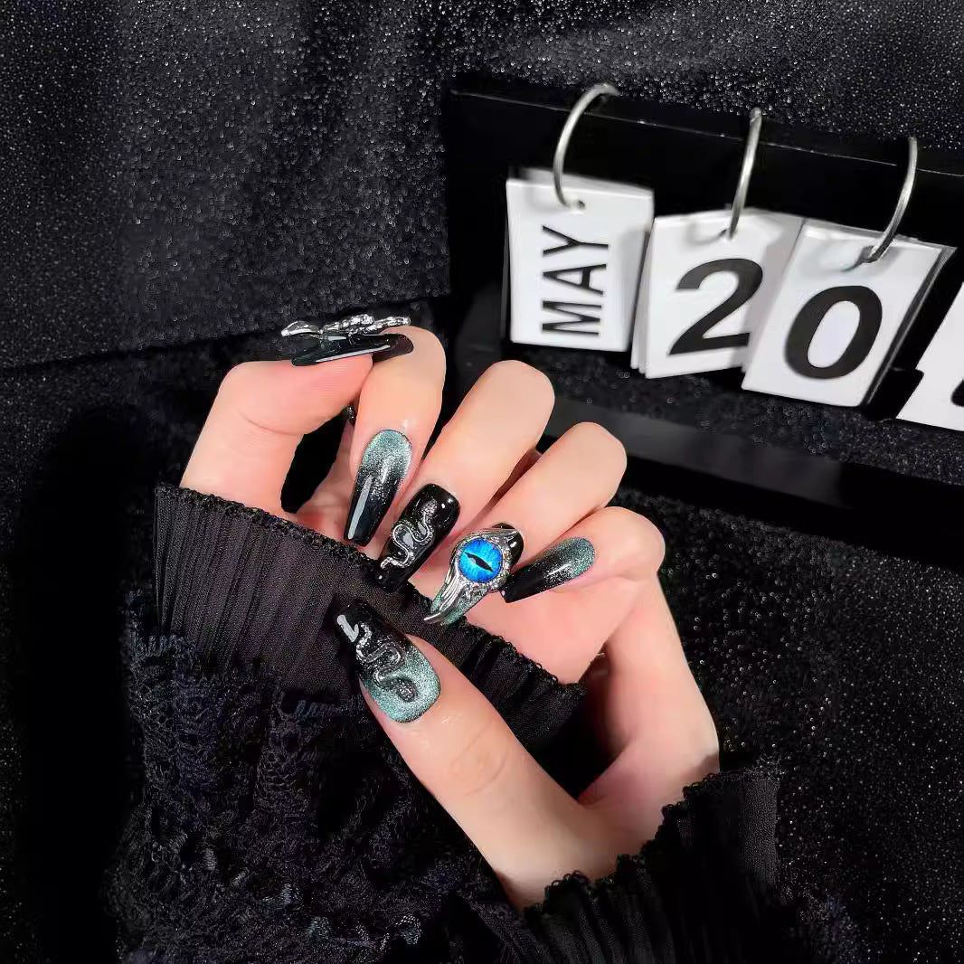 Luxury Detachable Fake Nails with Metal Butterfly Charms