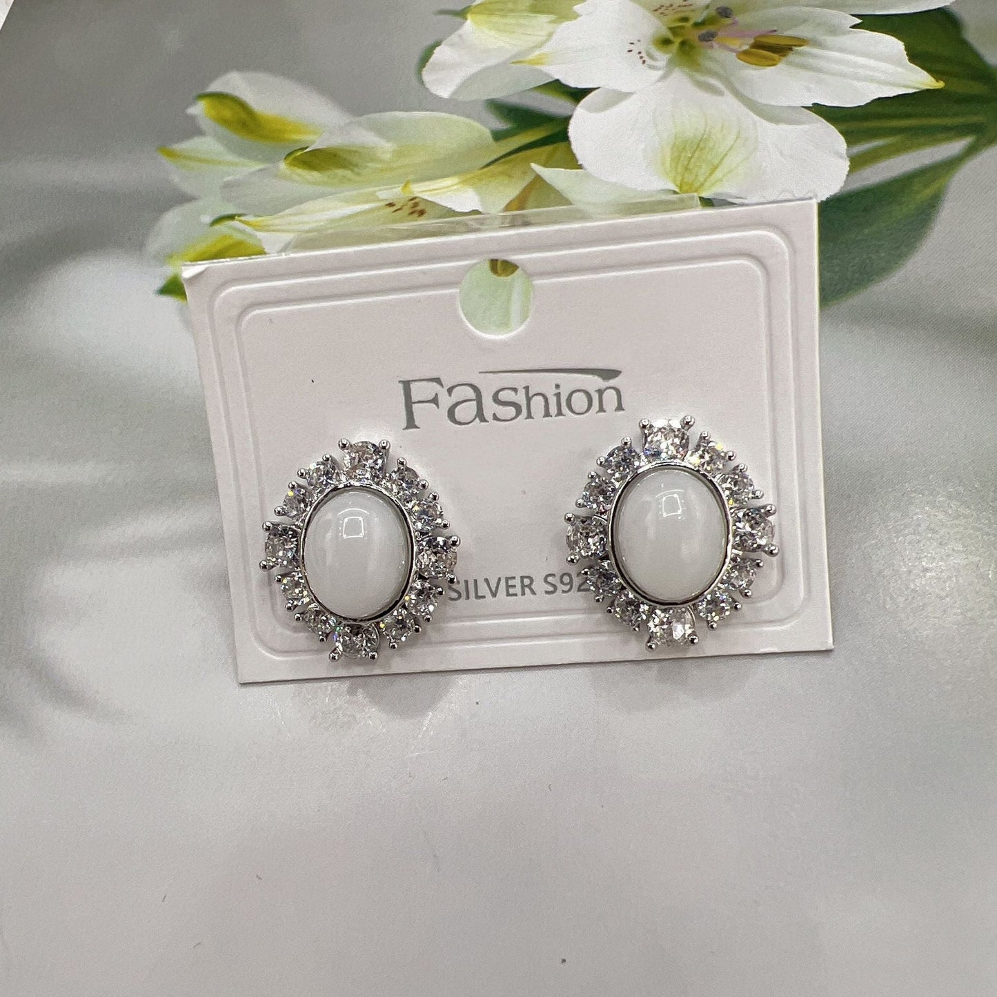 Fashion Women's French Glass Cat Eye Dangle Earrings